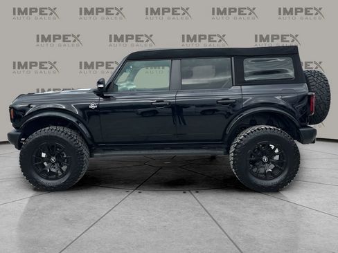 Used 2023 Ford Bronco Outer Banks image 2