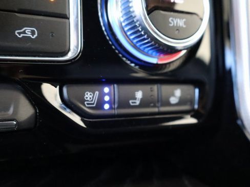 Used 2021 GMC Yukon Denali w/ Denali Premium Package image 41