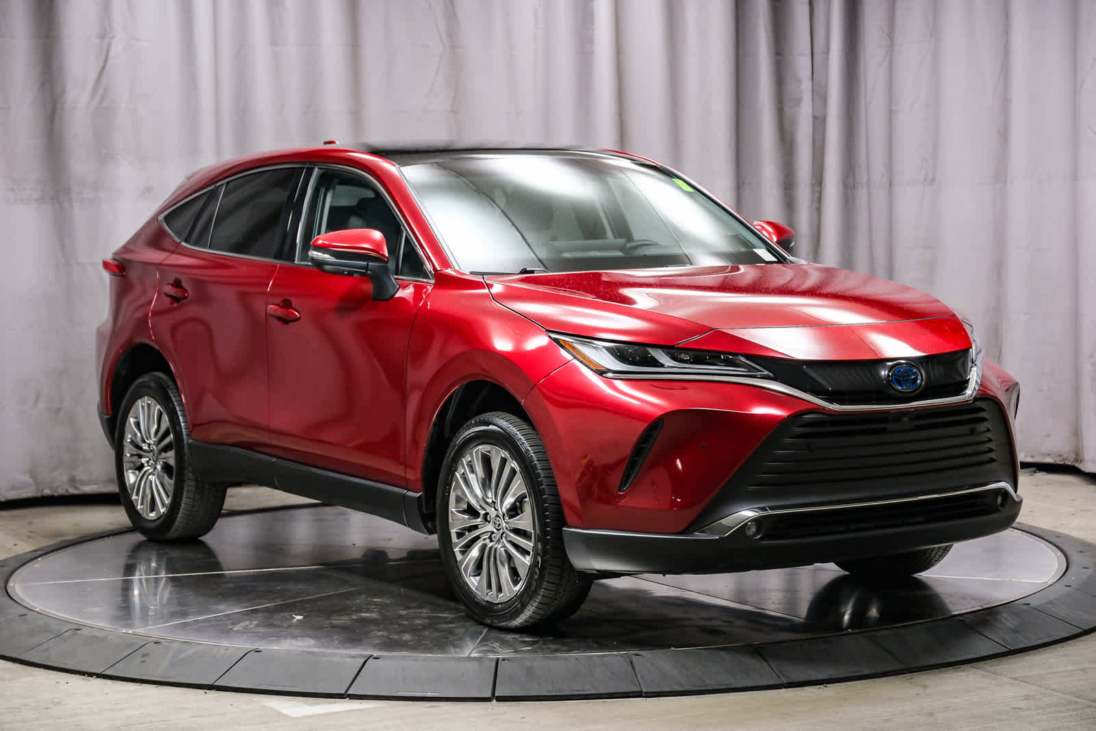 Used 2024 Toyota Venza Limited AWD/4WD image 5