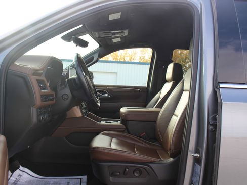 Used 2022 Chevrolet Tahoe High Country AWD/4WD image 16