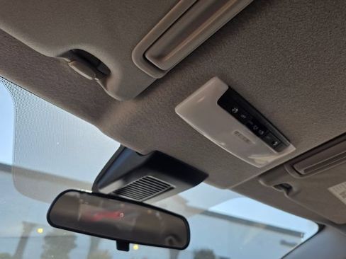 Used 2023 Nissan Kicks SV FWD image 33