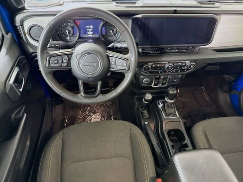 Used 2024 Jeep Wrangler Unlimited w/ Convenience Group AWD/4WD image 3