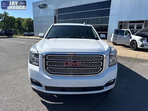 Used 2017 GMC Yukon SLT AWD/4WD image 8