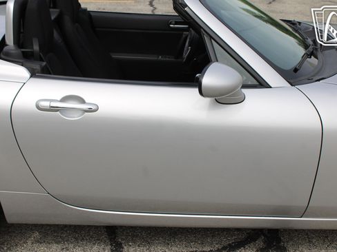 Used 2007 MAZDA MX-5 Miata Touring RWD image 39