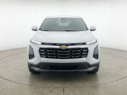 Used 2025 Chevrolet Equinox LT FWD image 2