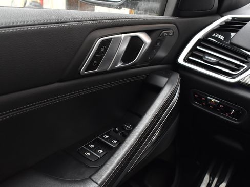 Used 2021 BMW X6 xDrive40i w/ M Sport Package AWD/4WD image 34