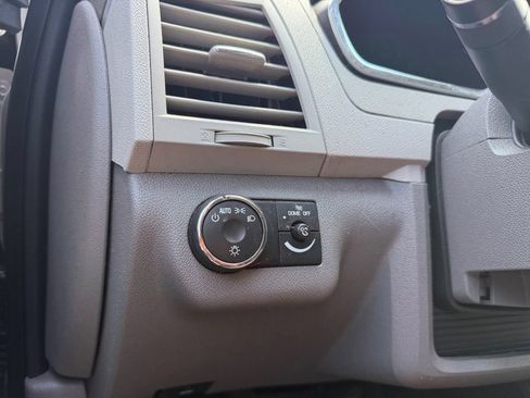 Used 2012 Chevrolet Traverse LS FWD image 19