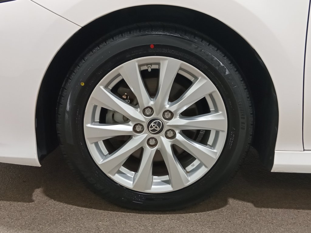Used 2019 Toyota Camry LE FWD image 12