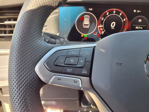 New 2026 Volkswagen Tiguan SE R-Line image 26