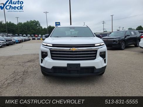 Used 2026 Chevrolet Traverse LT AWD/4WD image 8