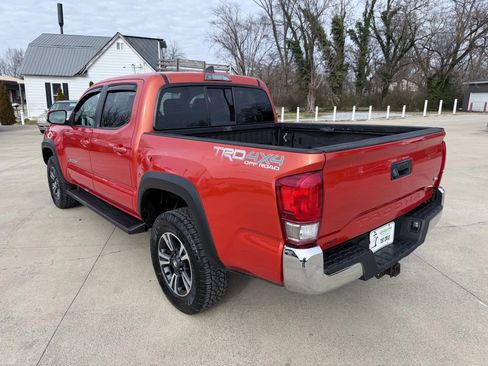 Used 2017 Toyota Tacoma TRD Off-Road w/ Tow Package (A/T) AWD/4WD image 35