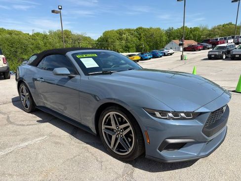 Used 2025 Ford Mustang Premium RWD image 40