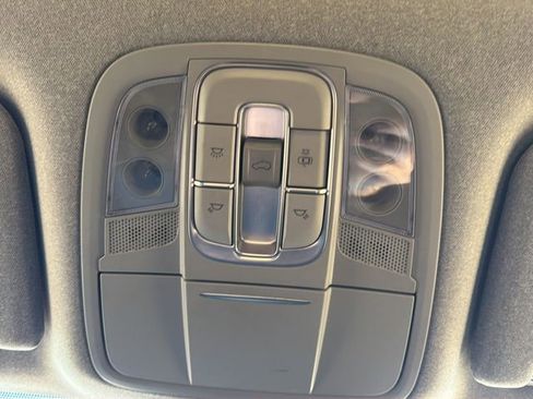 Used 2020 Hyundai Santa Fe Limited image 29