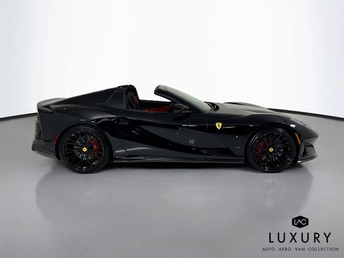 Used 2021 Ferrari 812 GTS RWD image 5