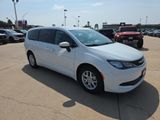 Used 2017 Chrysler Pacifica LX image 3