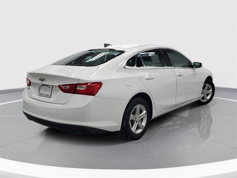 Used 2022 Chevrolet Malibu LT image 3