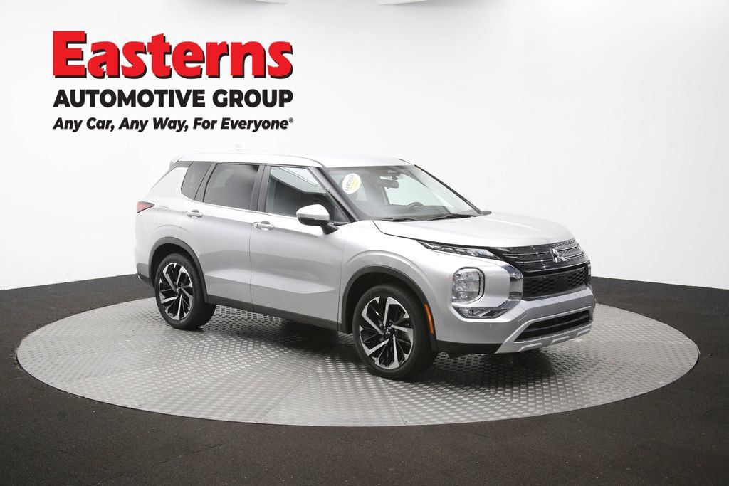 Used 2024 Mitsubishi Outlander SE FWD image 49