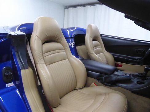 Used 2003 Chevrolet Corvette Convertible w/ Preferred Equipment Group1 RWD image 29