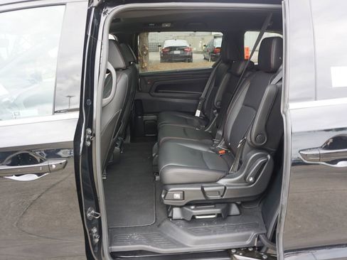 Used 2024 Honda Odyssey Sport image 15