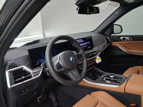 New 2026 BMW X5 sDrive40i w/ M Sport Package RWD image 2