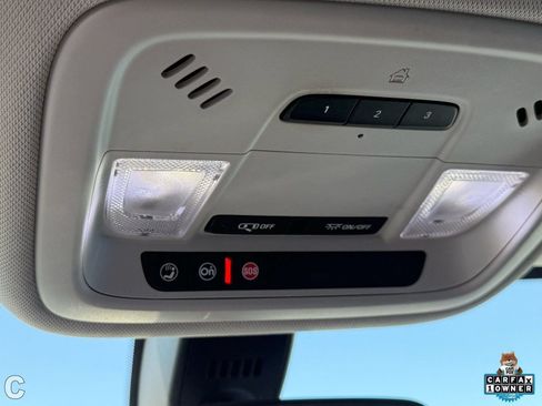 Used 2020 Chevrolet Traverse LT FWD image 22