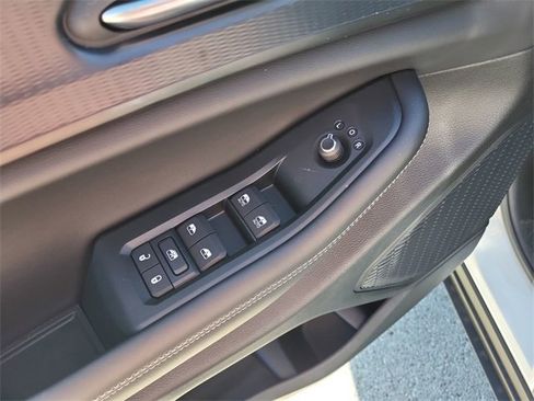 New 2025 Jeep Grand Cherokee L Laredo w/ Luxury Tech Group I image 15