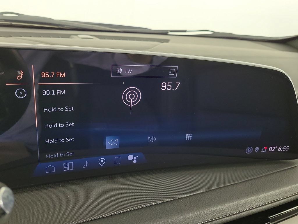 Certified 2024 Cadillac XT4 Luxury w/ Cold Weather Package FWD image 29