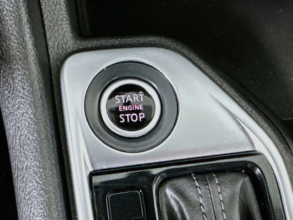 Used 2020 Nissan Sentra SV FWD image 27