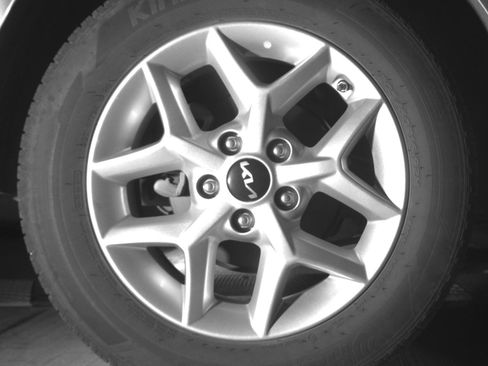 Used 2025 Kia Soul LX w/ LX Technology Package FWD image 15