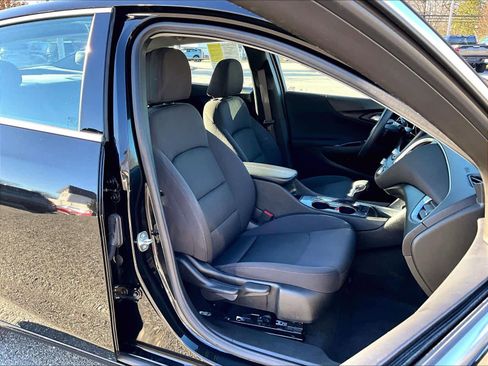 Used 2024 Chevrolet Malibu LT image 11