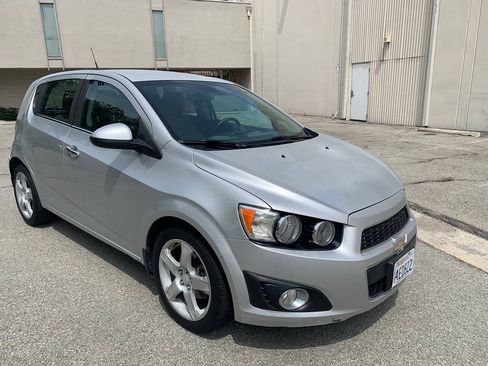 Used 2013 Chevrolet Sonic LTZ FWD image 5