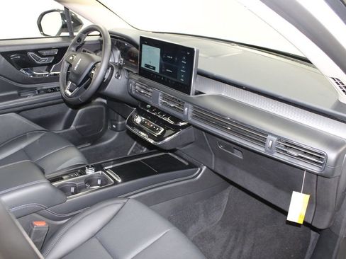 New 2026 Lincoln Corsair Premiere image 29