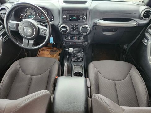 Used 2015 Jeep Wrangler Unlimited Sport w/ Quick Order Package 23S AWD/4WD image 2