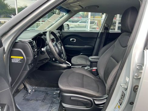 Used 2015 Kia Soul FWD image 11