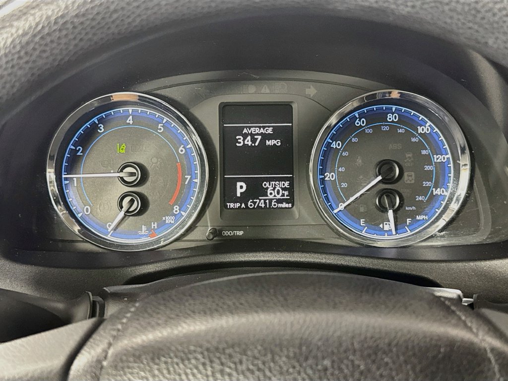Used 2018 Toyota Corolla LE FWD image 14