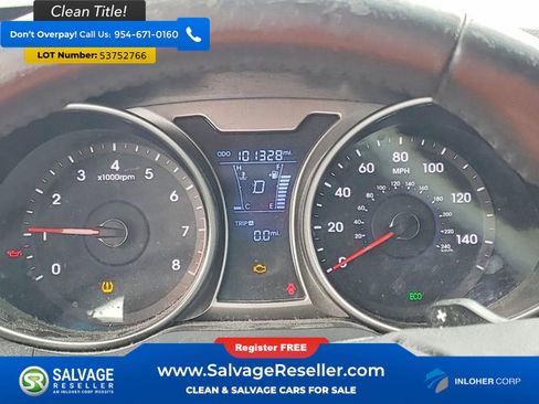 Used 2013 Hyundai Veloster w/ Style Pkg FWD image 12