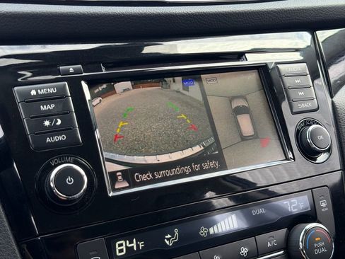 Used 2022 Nissan Rogue Sport SL image 10