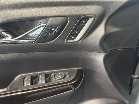 Used 2023 GMC Acadia AT4 w/ Technology Package image 17