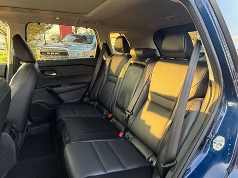 Used 2024 Nissan Rogue SV w/ SV Premium Package image 11