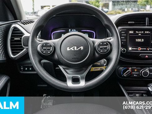 Used 2025 Kia Soul LX w/ LX Technology Package FWD image 28