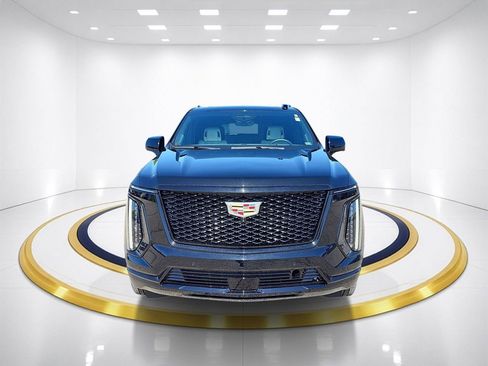 Certified 2025 Cadillac Escalade Sport Platinum AWD/4WD image 2