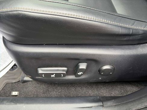 Used 2015 Toyota RAV4 Limited image 14