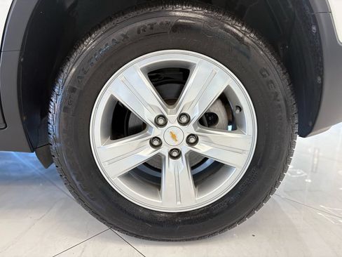 Used 2019 Chevrolet Trax LT w/ LT Convenience Package AWD/4WD image 40
