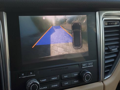 Used 2018 Porsche Macan image 29