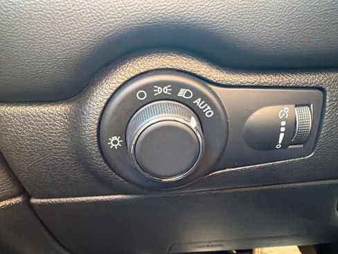 Used 2025 Dodge Durango GT AWD/4WD image 13