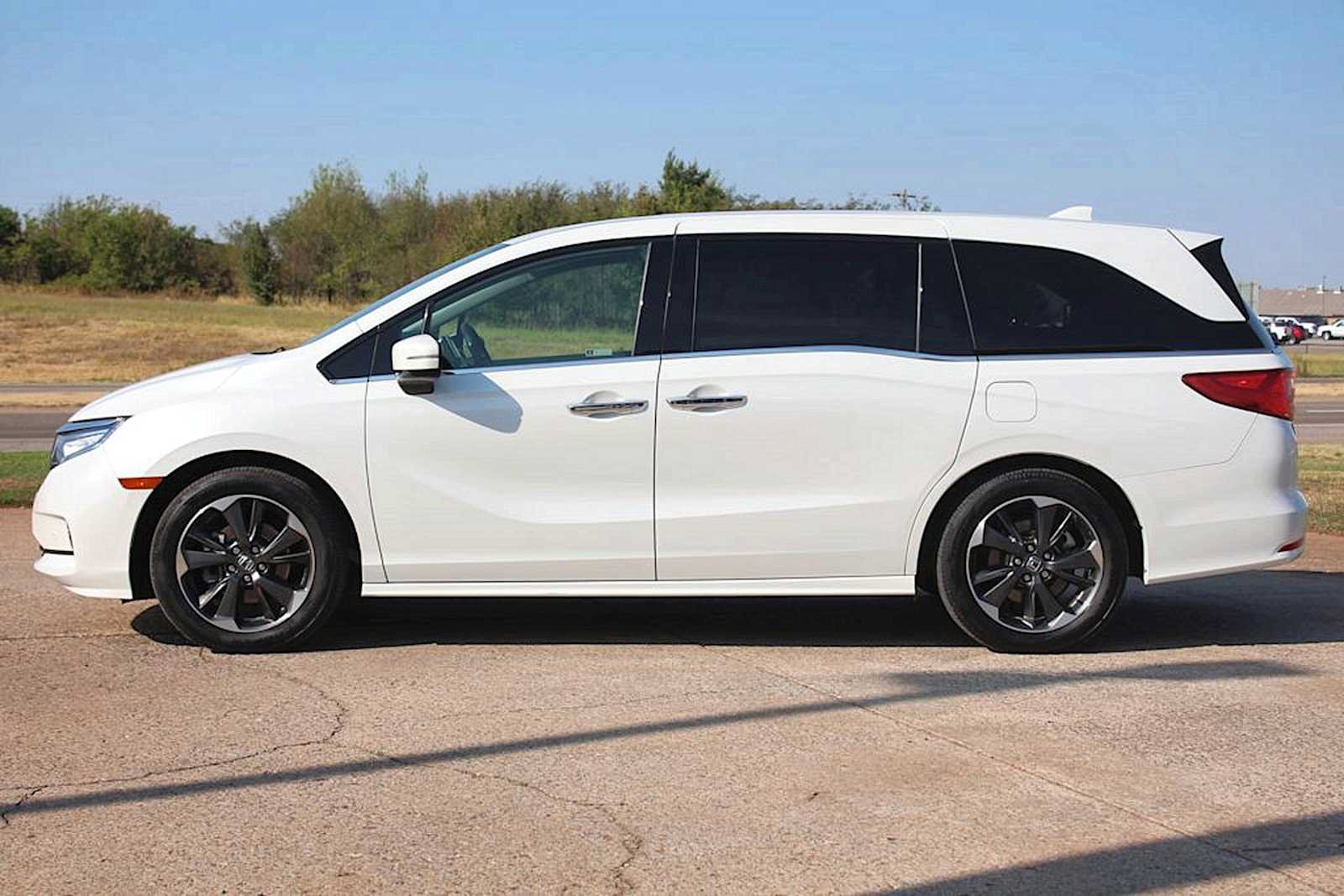 Used 2022 Honda Odyssey Elite image 11