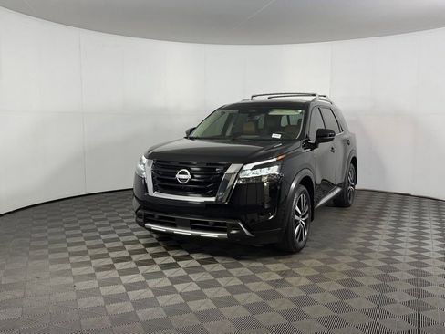 Used 2025 Nissan Pathfinder Platinum w/ Cargo Package AWD/4WD image 10