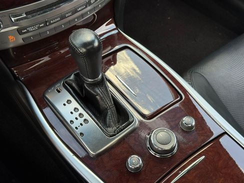 Used 2018 INFINITI Q70 Luxe RWD image 27