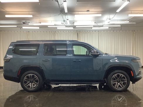 New 2026 Jeep Grand Wagoneer Base image 5