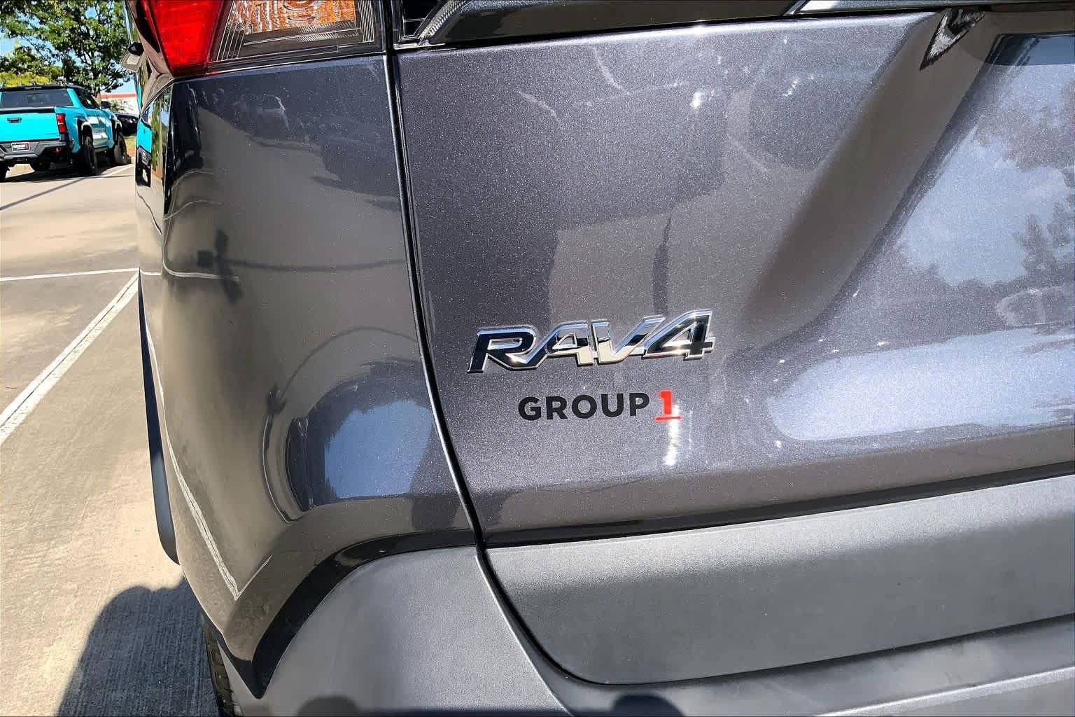 Used 2024 Toyota RAV4 LE AWD/4WD image 32